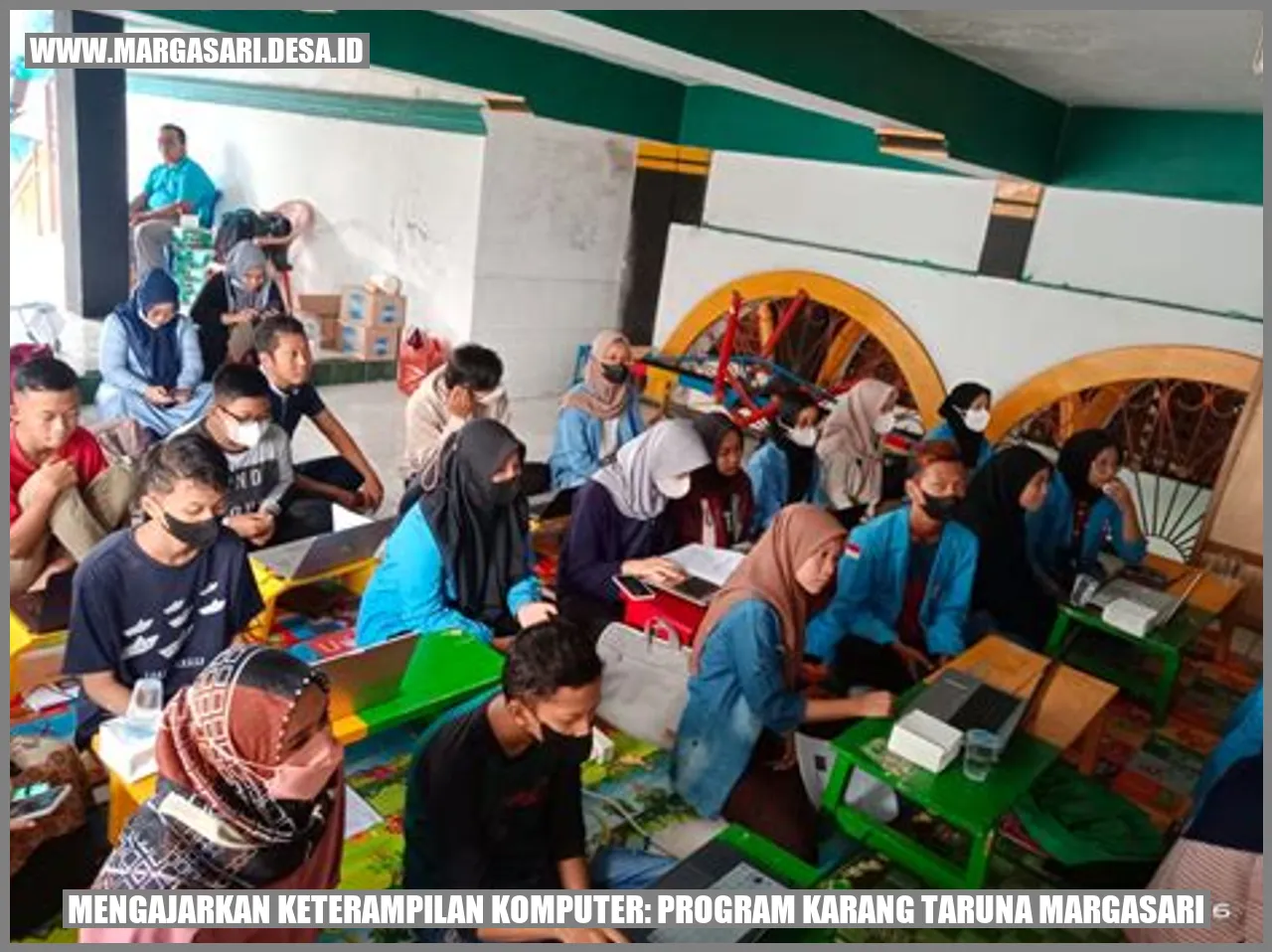 Mengajarkan Keterampilan Komputer: Program Karang Taruna Margasari