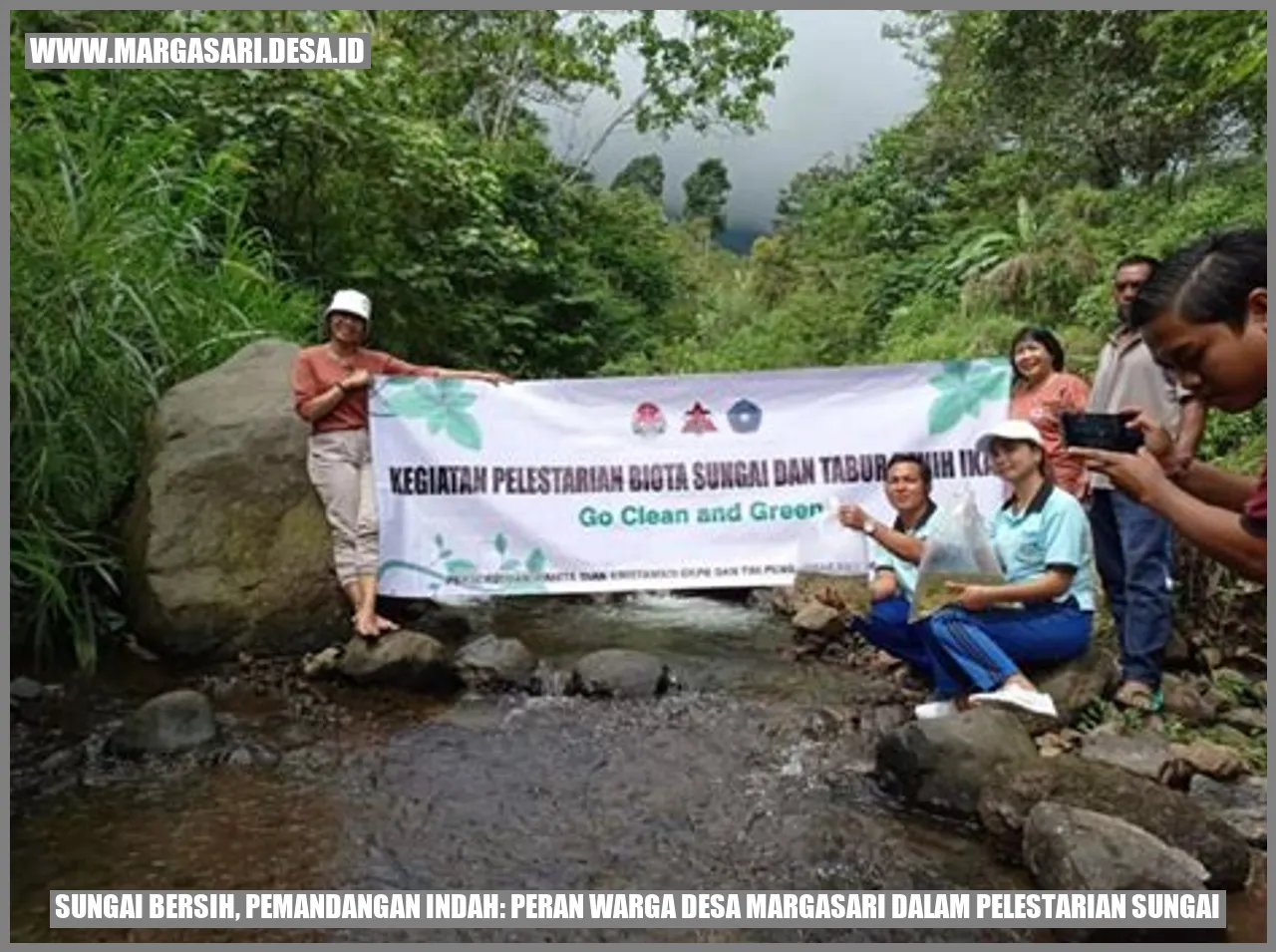 Gambar Sungai Bersih, Pemandangan Indah: Peran Warga Desa Margasari dalam Pelestarian Sungai